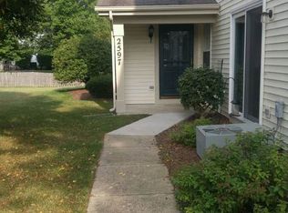 2597 Dickens Ct, Aurora, IL 60503