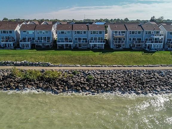 4th image of 110 Larimar Dr