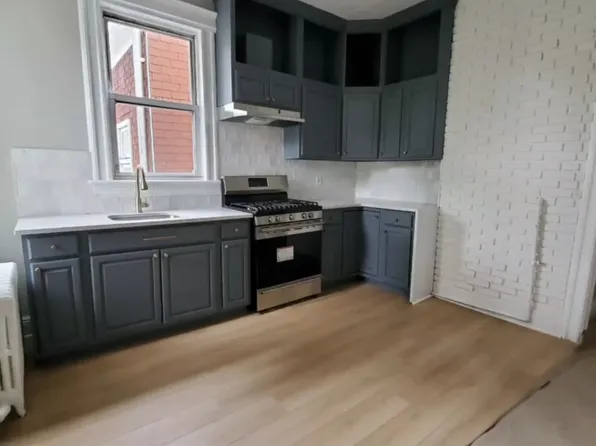 189 Boyd Avenue image 5 of 13