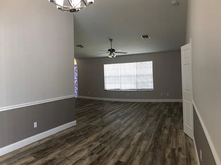 545 Grace St — Photo 10