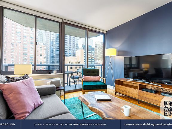 4th image of 235 W 48th St APT 17M