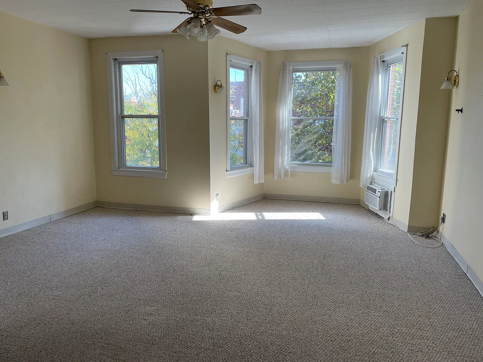 1 bed, 950 sqft, $2,175 — Photo 2