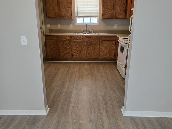 3rd image of 812 Royal St APT B