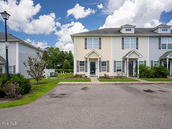 3rd image of 106 Parrot Landing Drive