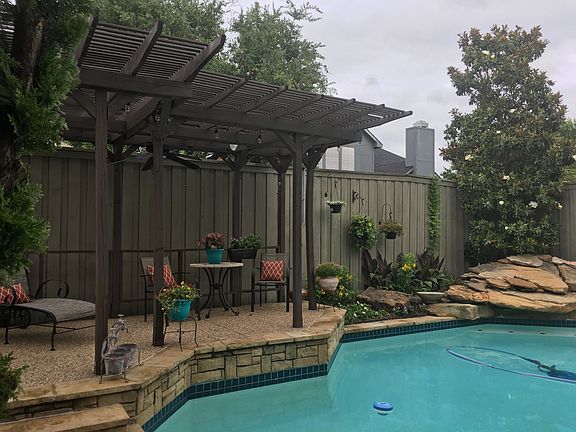 3rd image of 1402 Susan Ln