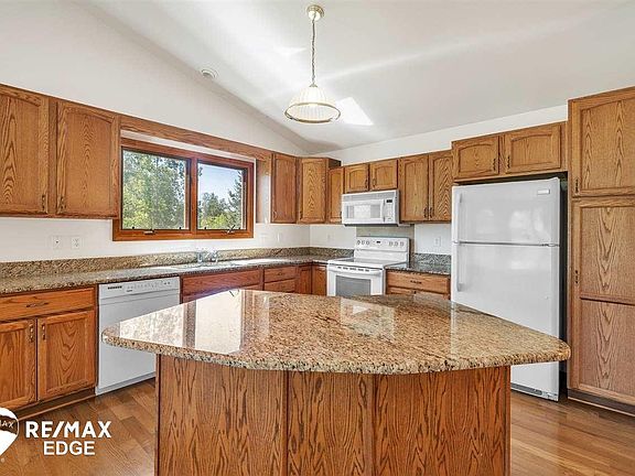 2nd image of 10220 Primrose Dr
