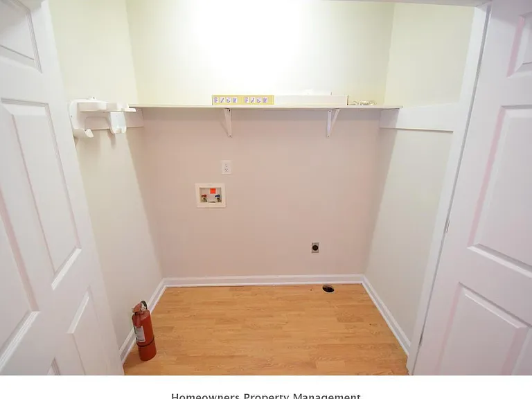 5840 Horton Pl — Photo 9