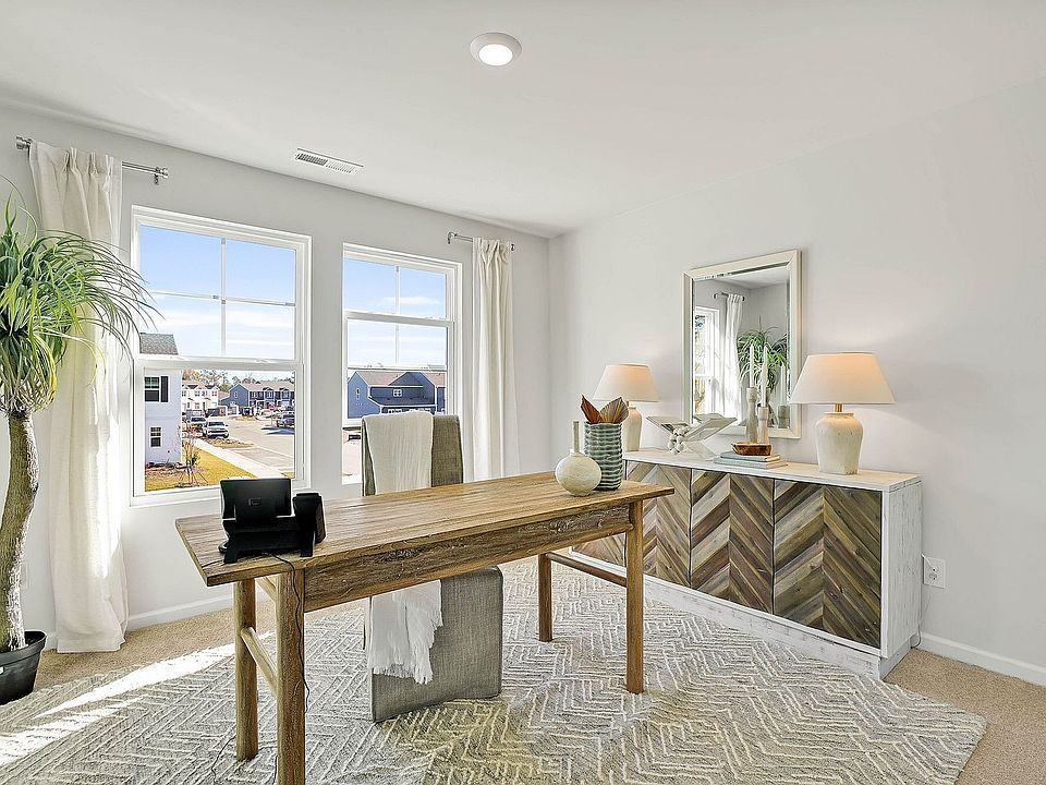 Arboretum at Brunswick Village - Living Room