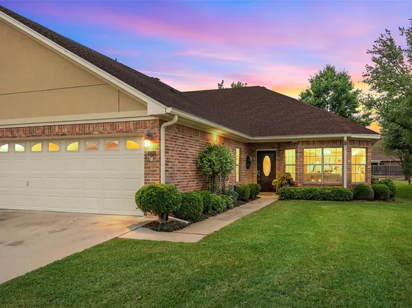 9136 Darby Ln, Woodway, TX 76712