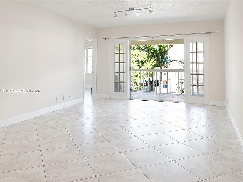 1st image of 2424 SE 17th St APT B312