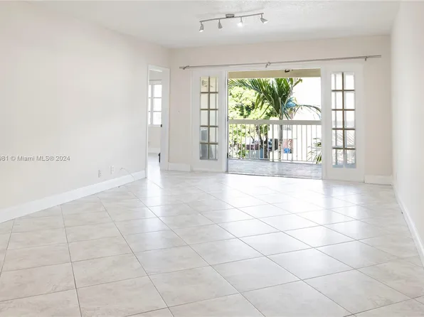 2424 SE 17th St APT B312, Fort Lauderdale, FL 33316