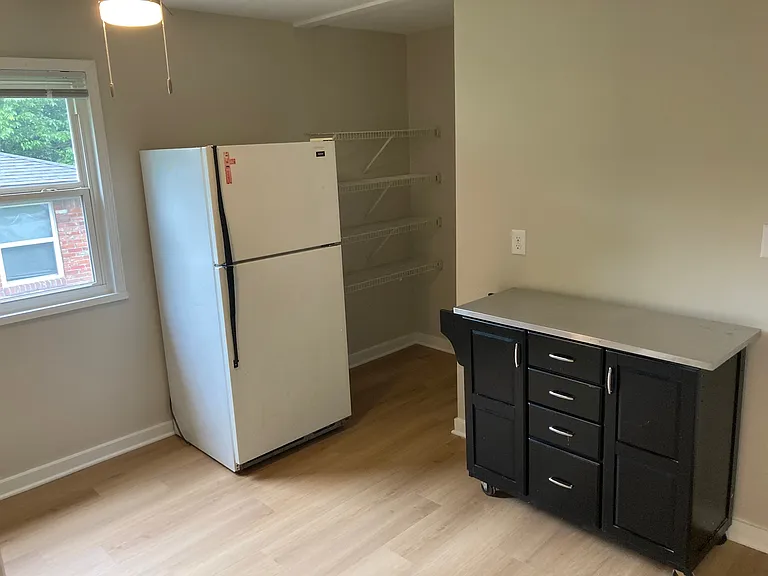 223 S Keats Ave #2 — Photo 8