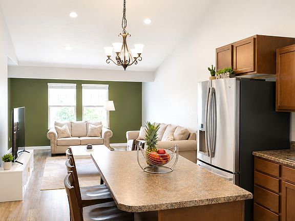 4th image of 88 E River View Dr