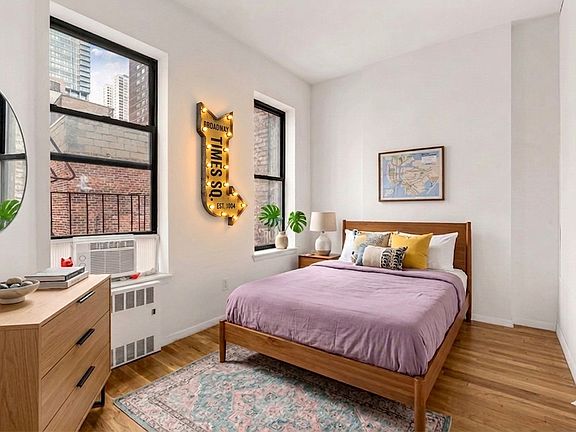 2nd image of 239 E 53rd St #2CI
