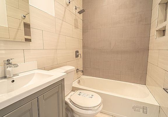 4th image of 419 Hancock St APT 4