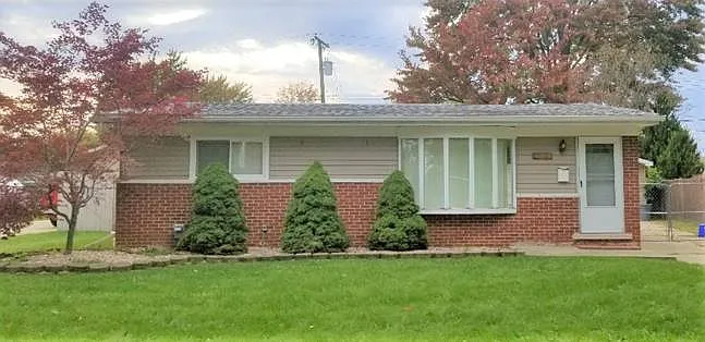 35633 Seville St — Photo 1