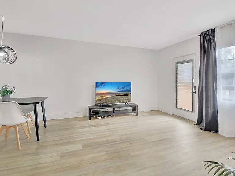 111 Mansfield Dr #C-building C — Photo 29