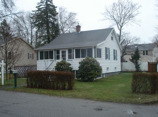28 Verndale St, Warwick, RI 02889