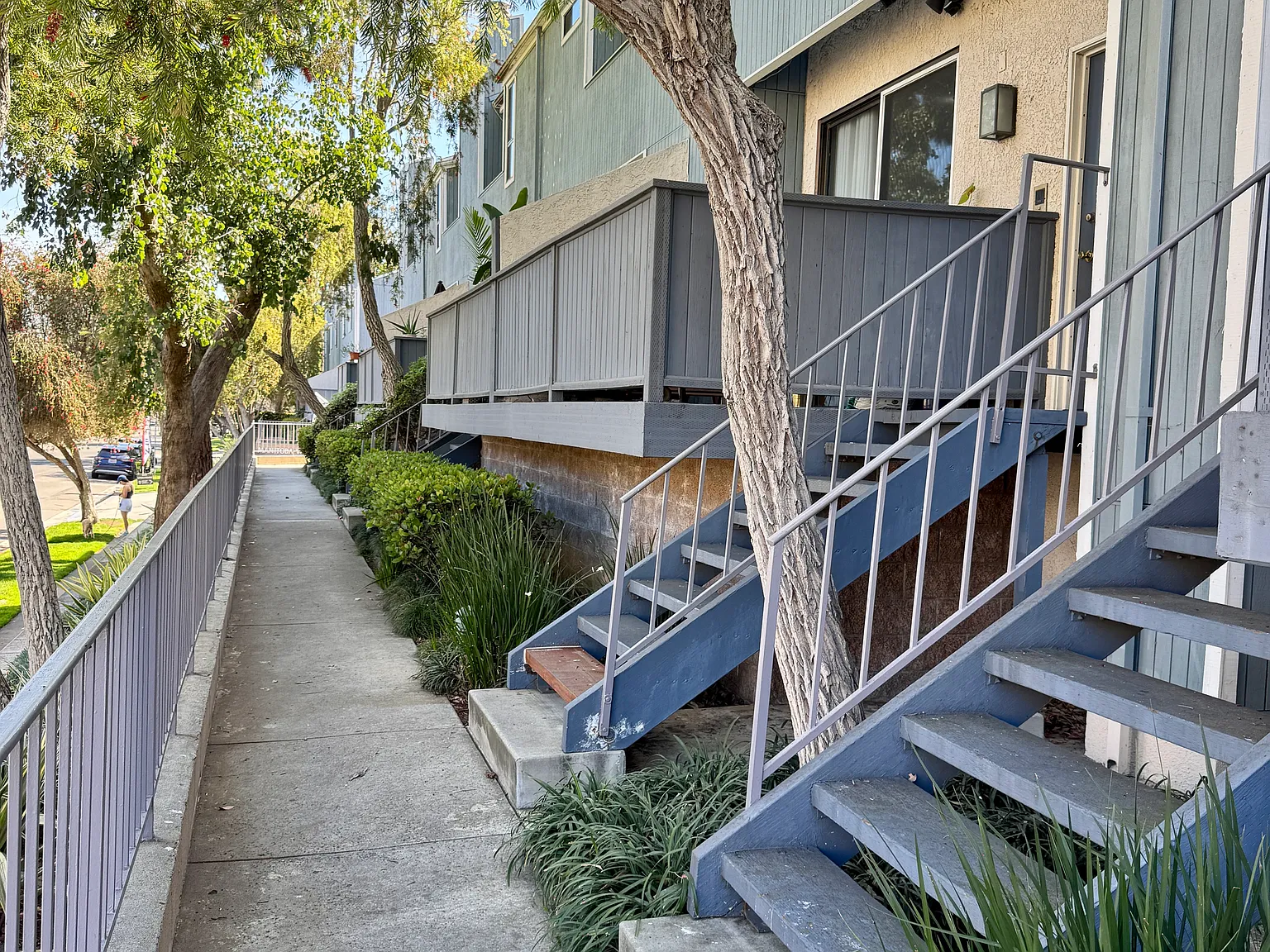 2 bed, 1274 sqft, $4,250 — Photo 2