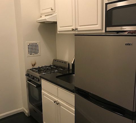 5th image of 418 E 88th St APT 2I