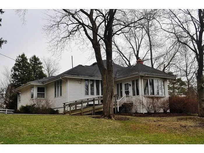 239 Donlea Rd photo 1