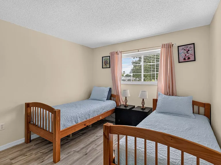 1550 Casterton Cir — Photo 19
