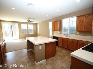 10310 Gilliam Dr, Elk Grove, CA 95757