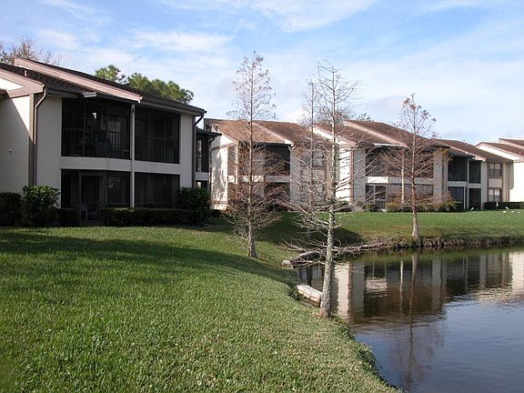 2nd image of 301 Woodlake Wynde #301