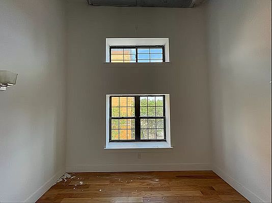 3rd image of 32 Suydam Pl Floor 2