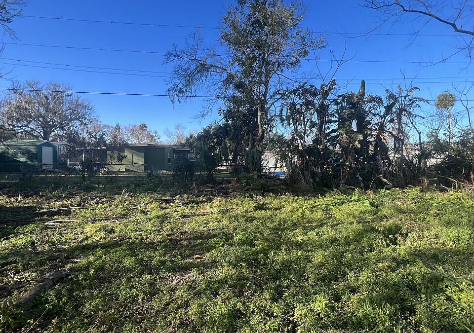 2nd image of 1120 Clearwater Rd
