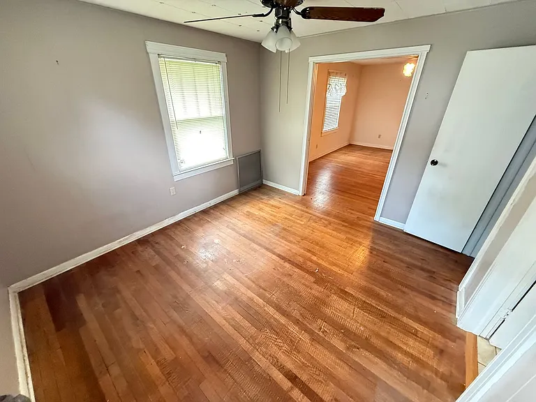 1315 N Fremont Ave — Photo 4