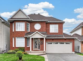 2117 Sandy Oaks Dr, Ottawa, ON K1W 1H6