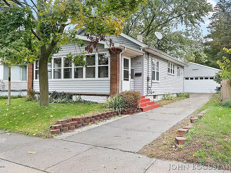 1st image of 2106 Duiker Ave NE