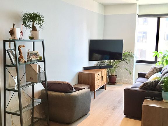 4th image of 1875 Mission St APT 404