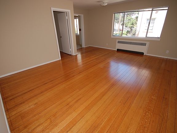 2nd image of 40 W 4th Ave
