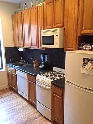 Rented by PMG Real Estate  | media 26