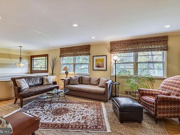 5th image of 1437 Brookhaven Dr