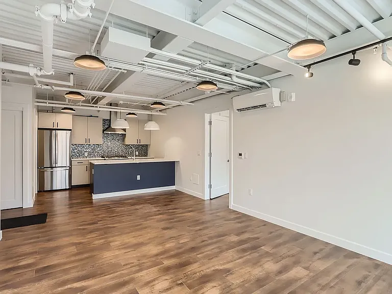 1102 Pearl St #302 — Photo 11