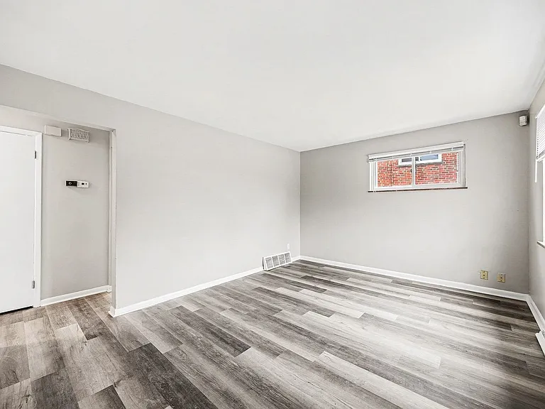 4765 Hardwick Dr — Photo 6