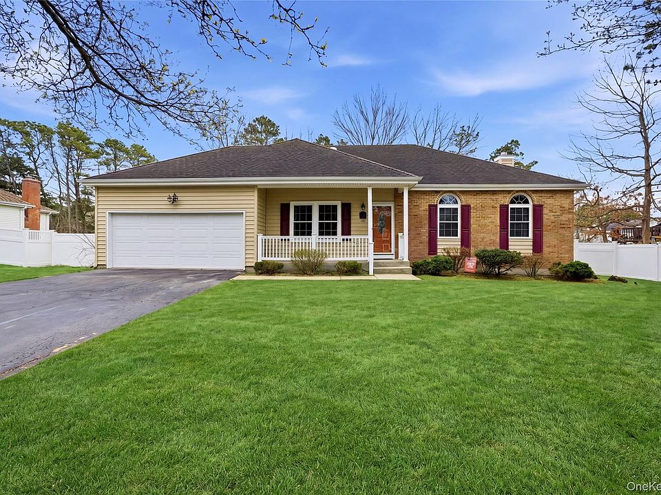 1st image of 33 Timber Ridge Drive