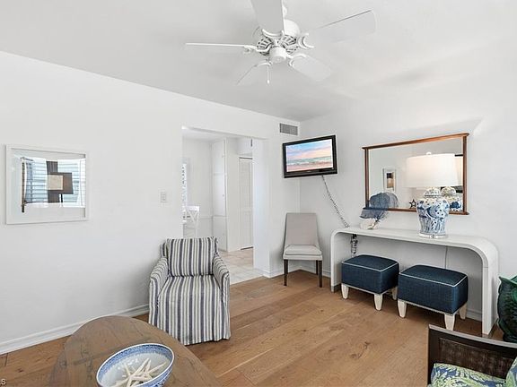 5th image of 285 8th AVE S #285