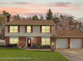 381 Killarney Dr, Toms River, NJ 08753