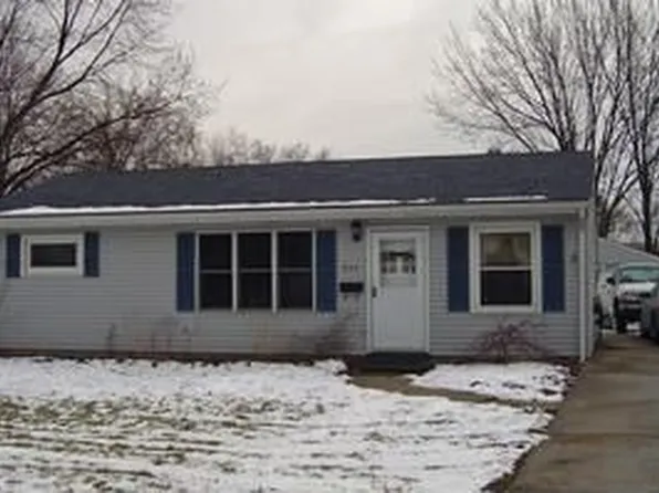 924 Oakwood Dr, Elyria, OH 44035