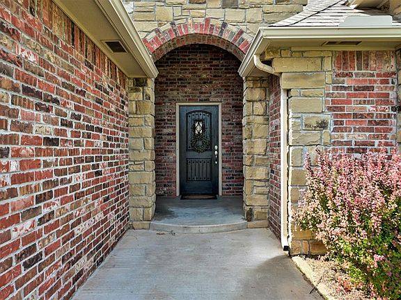 5th image of 5016 SW 129th Ct