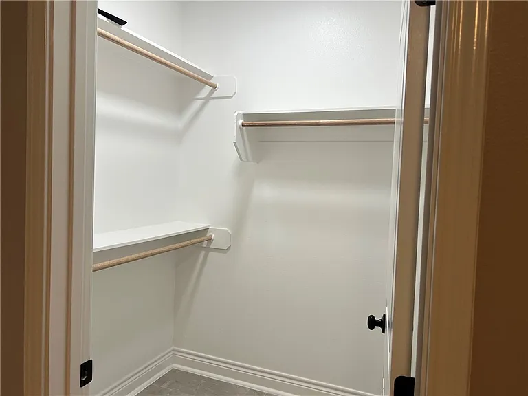 4006 Talbot Dr — Photo 10