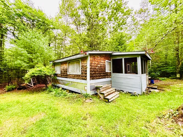 699 Charleston Road, Dexter, ME 04930