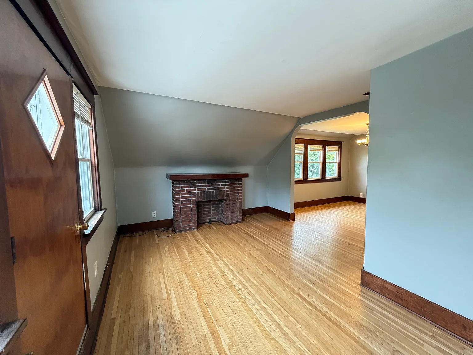 2 bed, 707 sqft, $1,400 — Photo 2