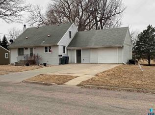 209 N Davidson St, Luverne, MN 56156