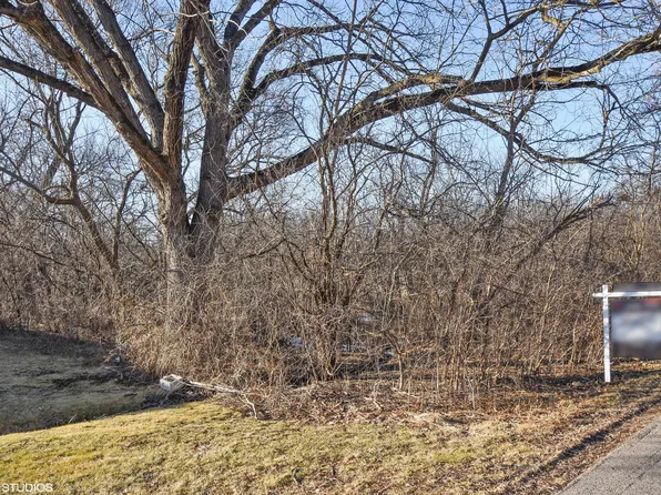 310 Summit Dr, Barrington, IL 60010