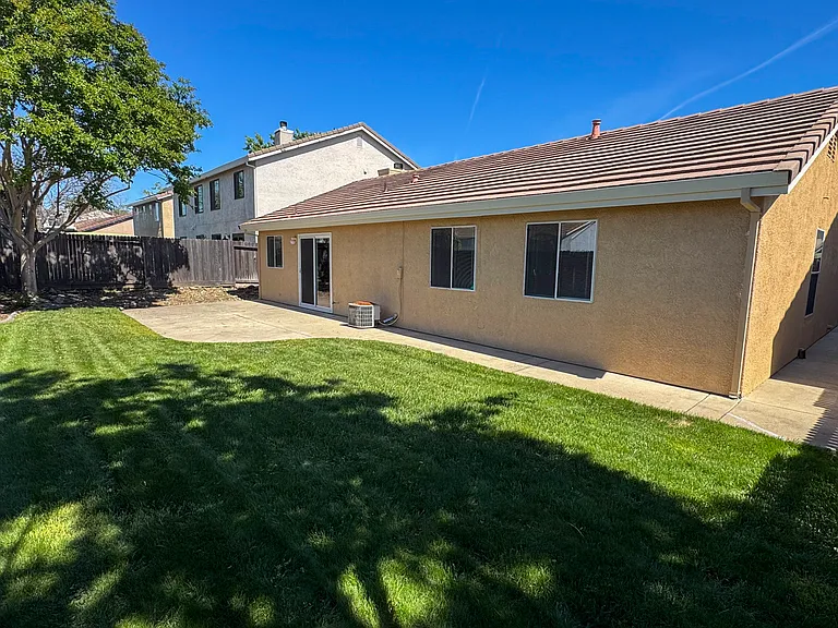 5600 Harvest Rd — Photo 2